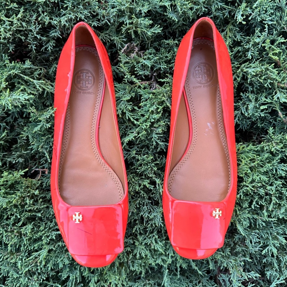 Tory Burch Women's Patent Leather Square Toe Flats Size 7.5M Poppy Red Orange